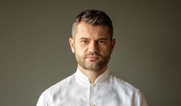 Enrico Bartolini chef dell'anno e tre stelle Guida Michelin 2022