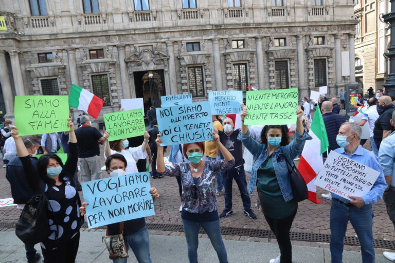 Ambulanti di Milano in stato di agitazione: da venerdì i mercati senza vendita