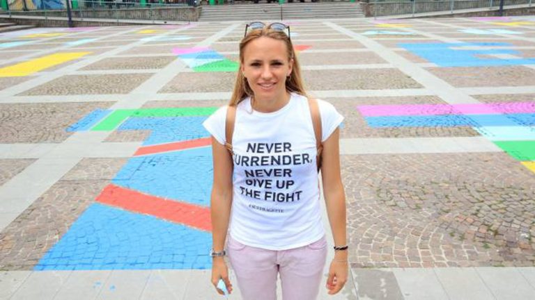 Piazza Gramsci arcobaleno: l’assessore Pelucchi bersaglio dell’odio social