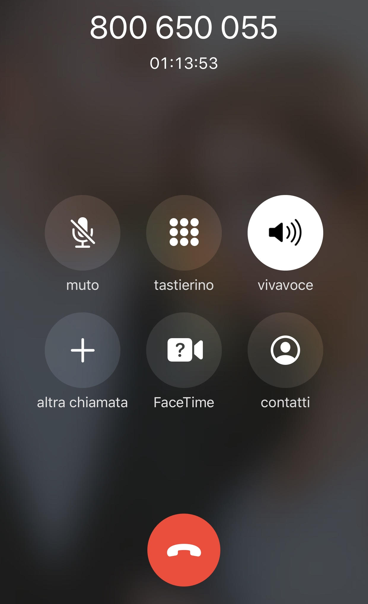 73 minuti per parlare con Alitalia: il racconto