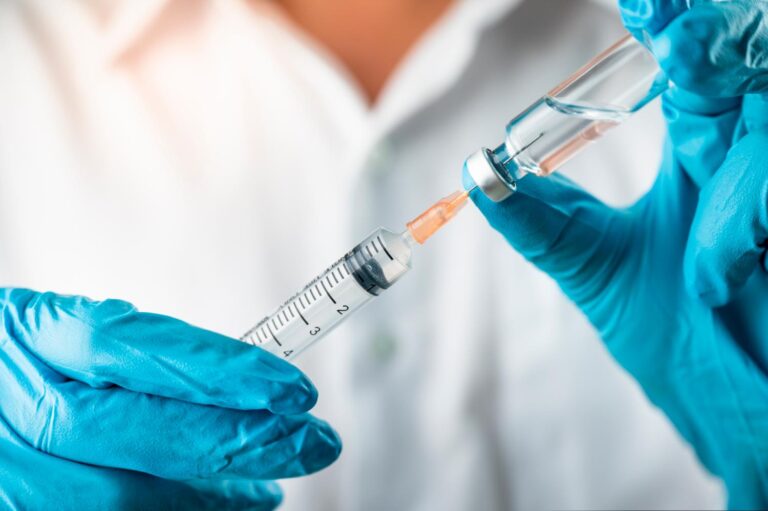 Caos vaccini antinfluenzali: la Regione non riesce ad acquistare le dosi promesse