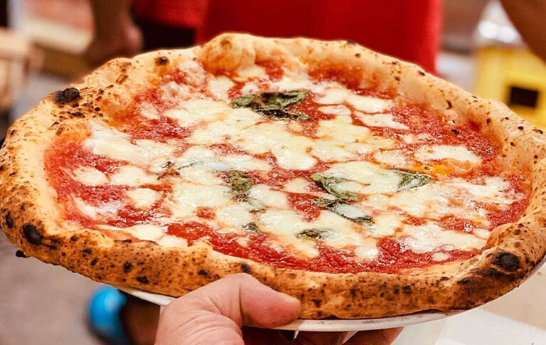 Pizza Village: le pizze napoletane più buone direttamente sul divano