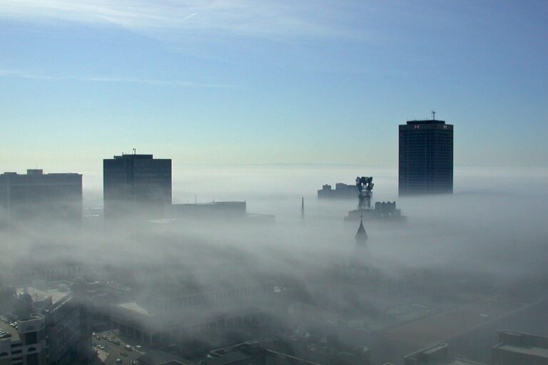 Smog a Milano, Inquinamento Stop alle auto Inquinamento a Milano, Tasso di inquinamento, allerta meteo