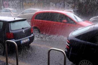 Nuova allerta meteo a Milano, non si ferma il maltempo: ancora forti temporali
