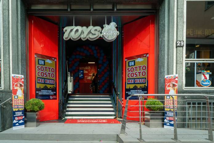 toys center negozi di giocattoli milano