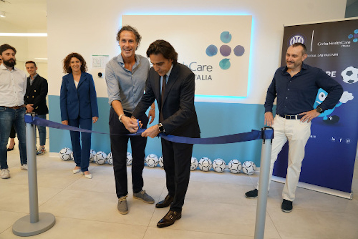 Fabio Galante e Stefano Massaro al taglio del nastro del nuovo centro medico in CityLife