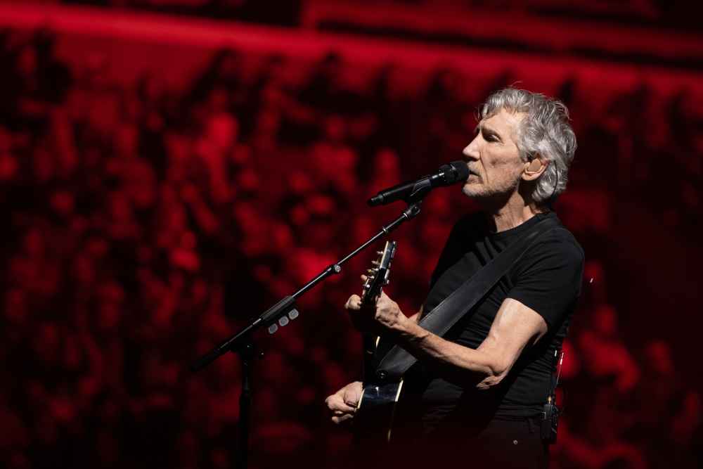Roger Waters a Milano sul palco