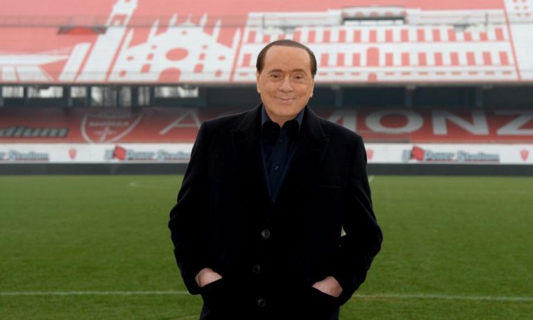 San Siro, Berlusconi torna in campo: “Mi unisco al coro di protesta, lo stadio non va abbattuto”