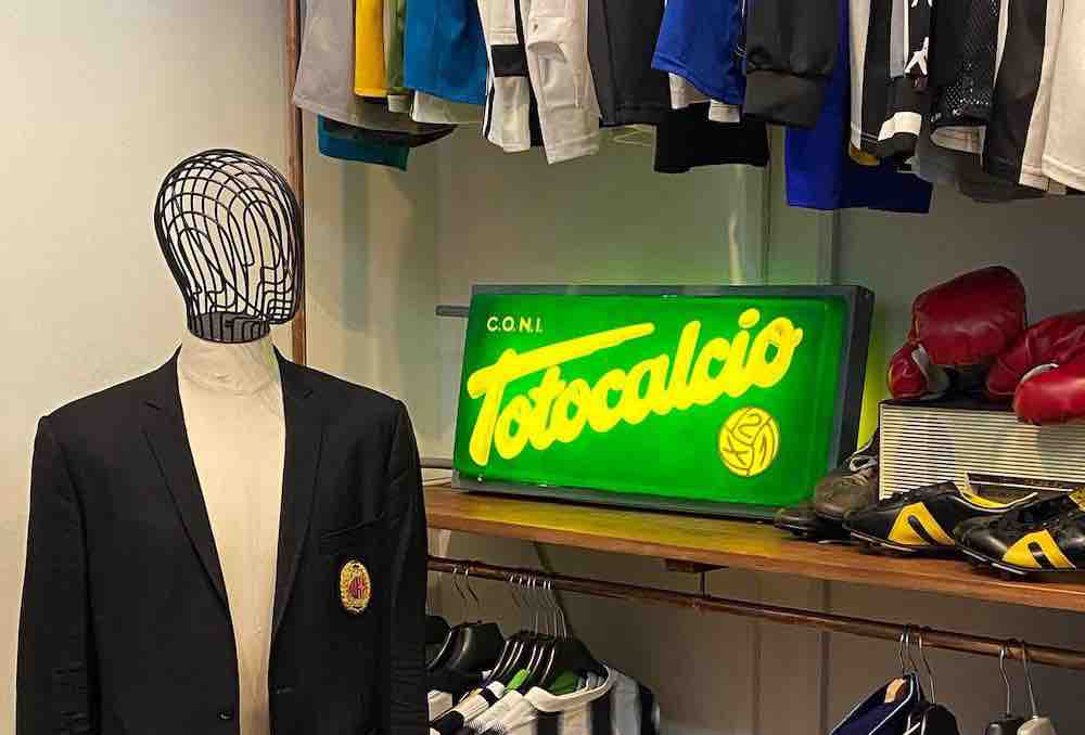 Maglie da calcio vintage, il negozio a Milano si chiama Le 7 Sorelle