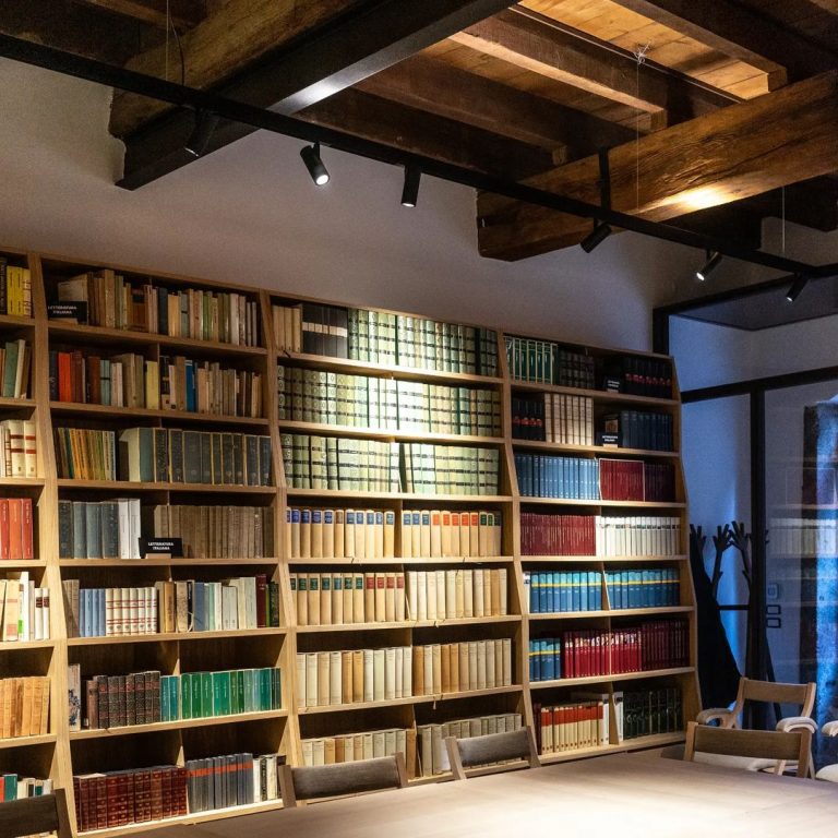 Biblioteca Ostinata