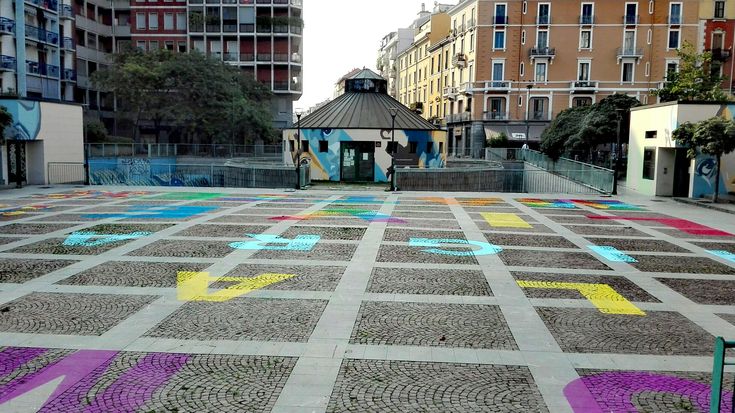 degrado di Piazza Gramsci a Milano, foto Pinterest
