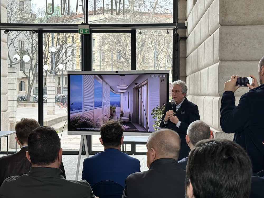 Rinasce la Torre Antonini a Milano, architetto Marco Piva mentre spiega il progetto