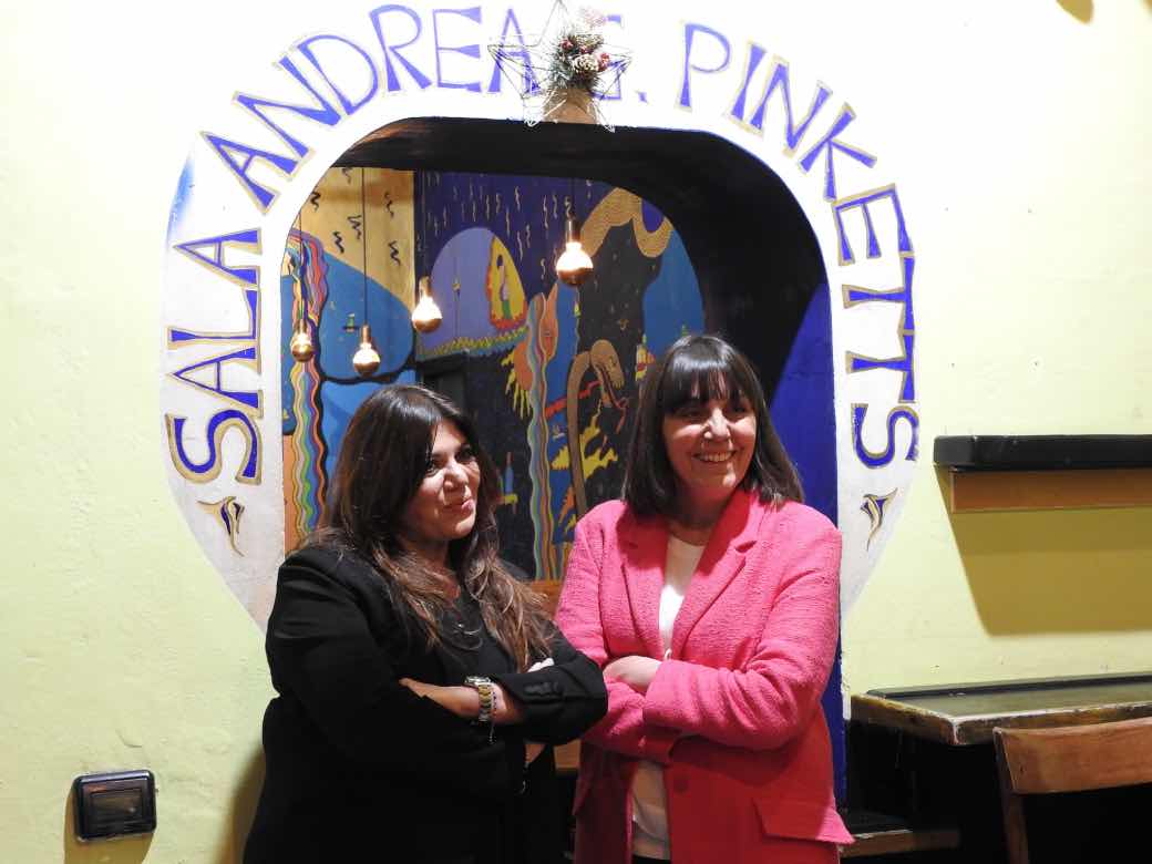 Le Trottoir à la Darsena, Gabriella Genisi e Rosa Teruzzi davanti alla sala Pinketts-2