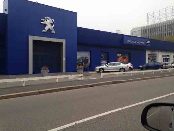 La vecchia sede di Peugeot Italia a Milano