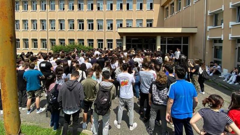 La protesta al liceo Majorana di Rho