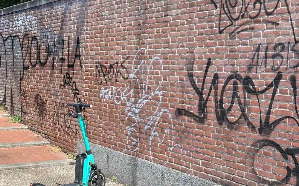 Graffiti alla Darsena di Milano
